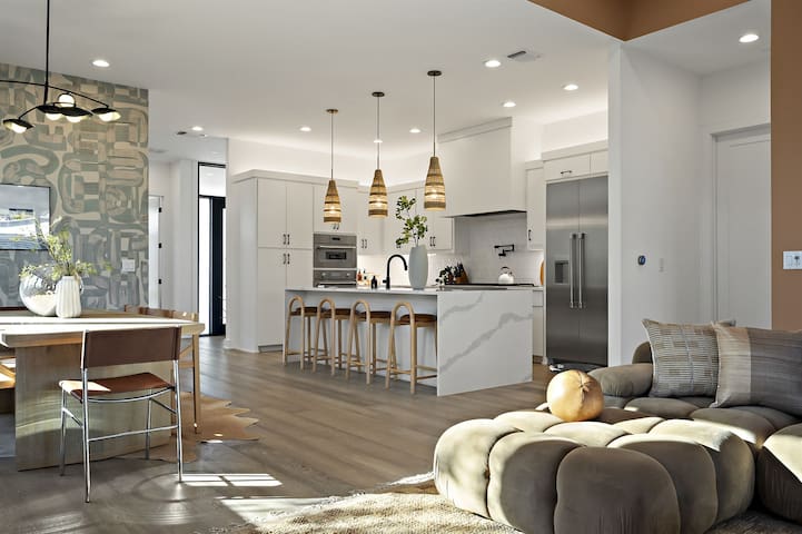 Estrella Azul: LUXE Pool | Spa ~ Perfect Location gallery image 3