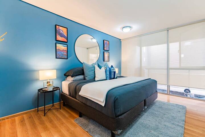 Spacious Retreat with Private Roof Terrace gallery image 5