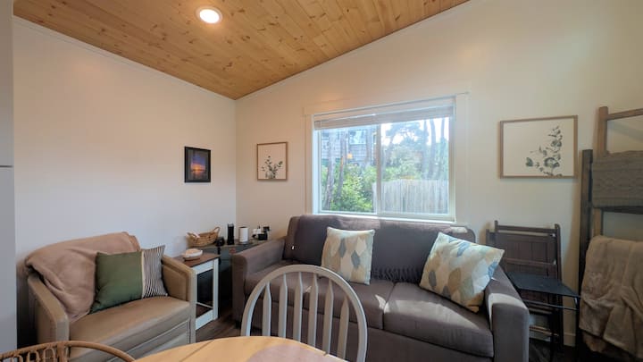 Salt Water Bungalow, Walk The Dog To Heceta Beach. - Florence, OR