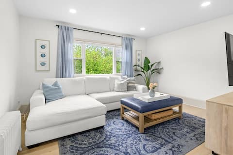New! 3bed/2bath, walk to train, parking