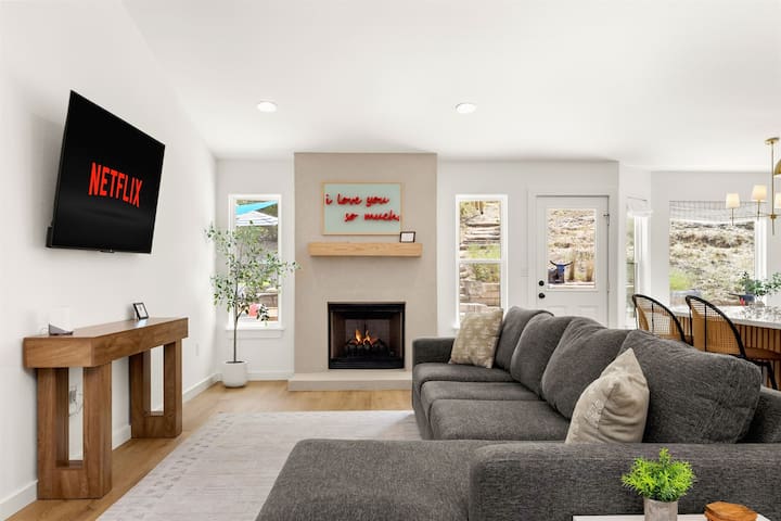 Cowboy Ridge: Heated Pool – Fire Pits – Sleeps 12