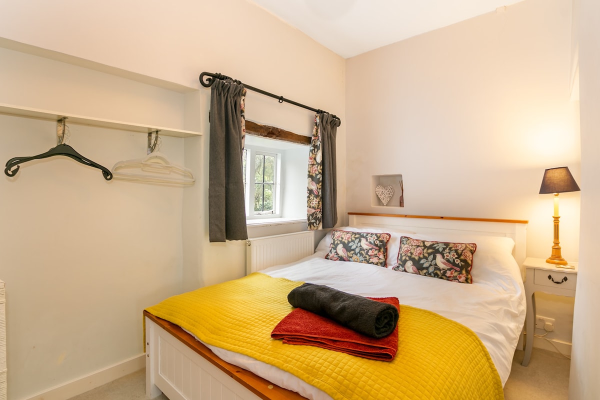 Cherry Tree Cott - high res-13 (1)