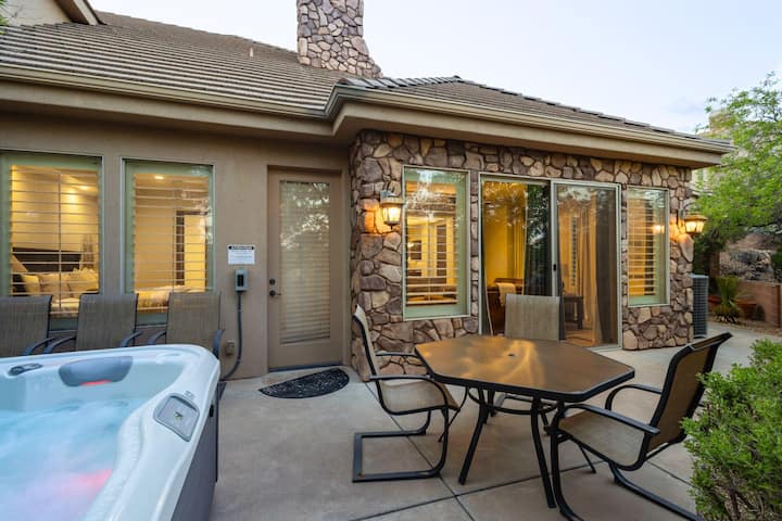 Cr1| Poolside Place * Private Hot Tub* Heated Pool - Washington, UT