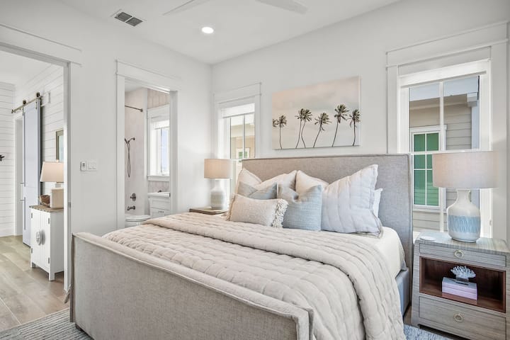 Chumba cha kulala cha Msingi cha King, Ghorofa ya 1. 