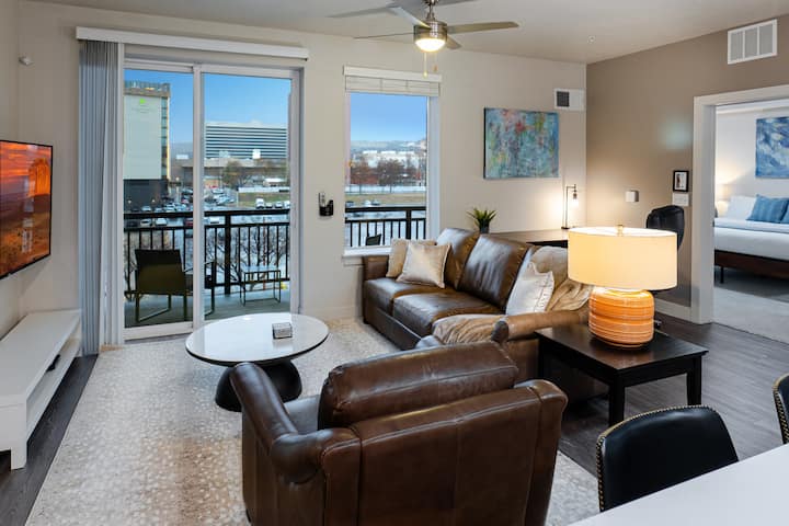 Convention Ctr Bespoke Beauty 2bd Pool/gym/htubpkg - Salt Lake City, UT