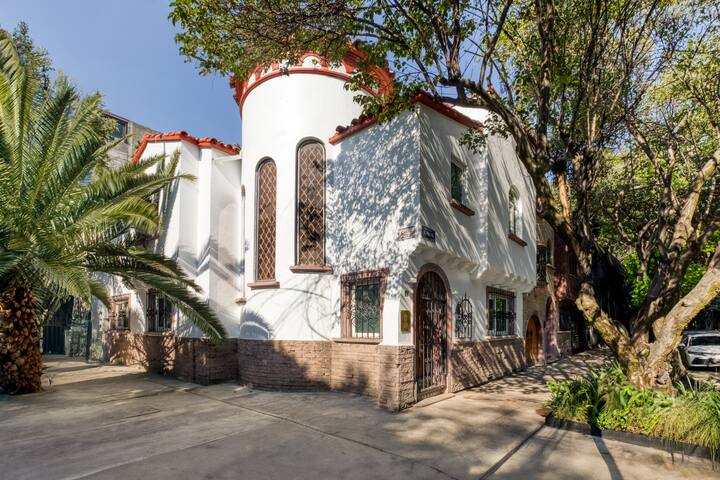 Casa Benjamin | 4BR Classic Home in Condesa gallery image 2