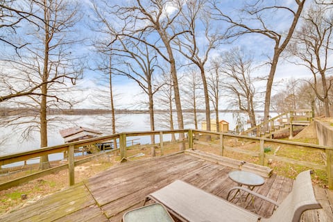 Winnsboro Lake Retreat: On-Site Swimming & Fishing