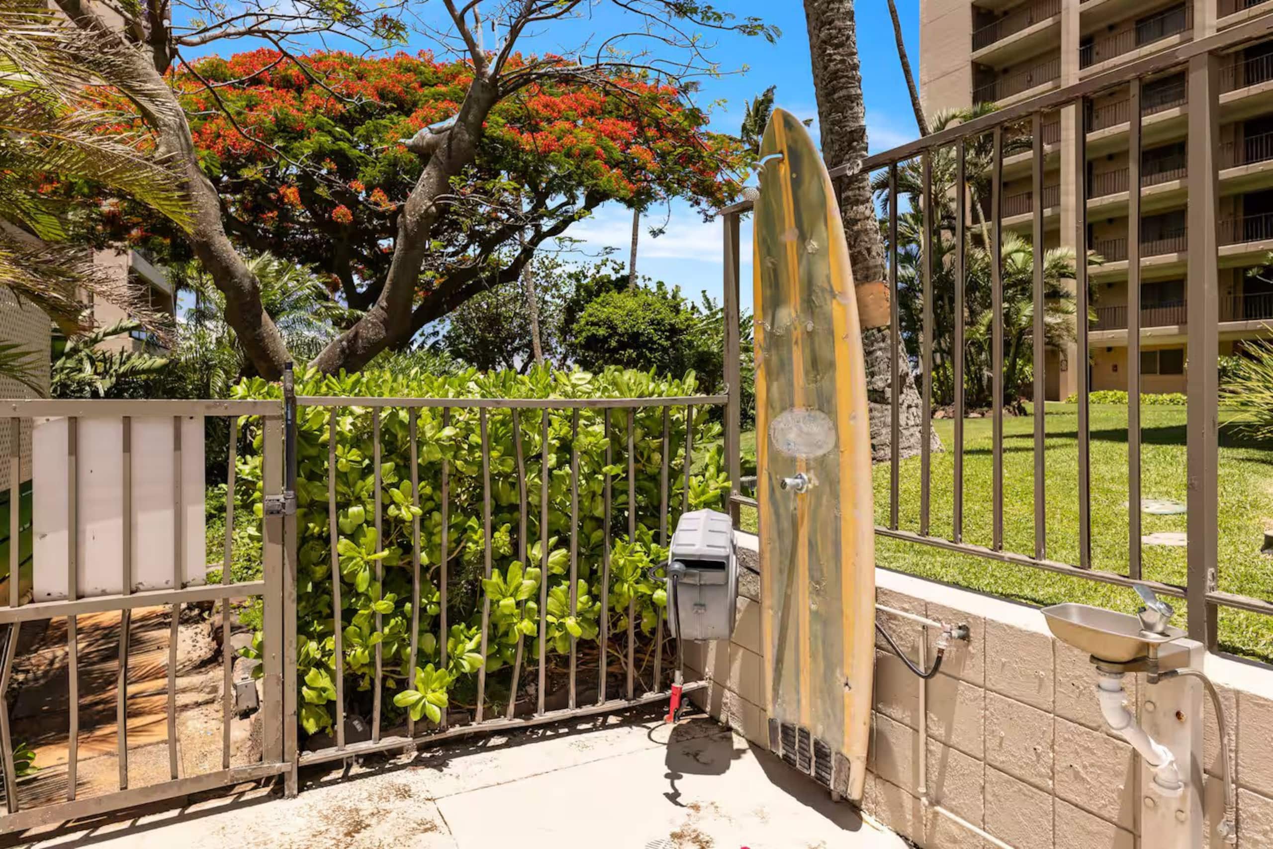 Condo in Lahaina · ★4.94 · 1 bedroom · 2 beds · 1 private bath - Image 59