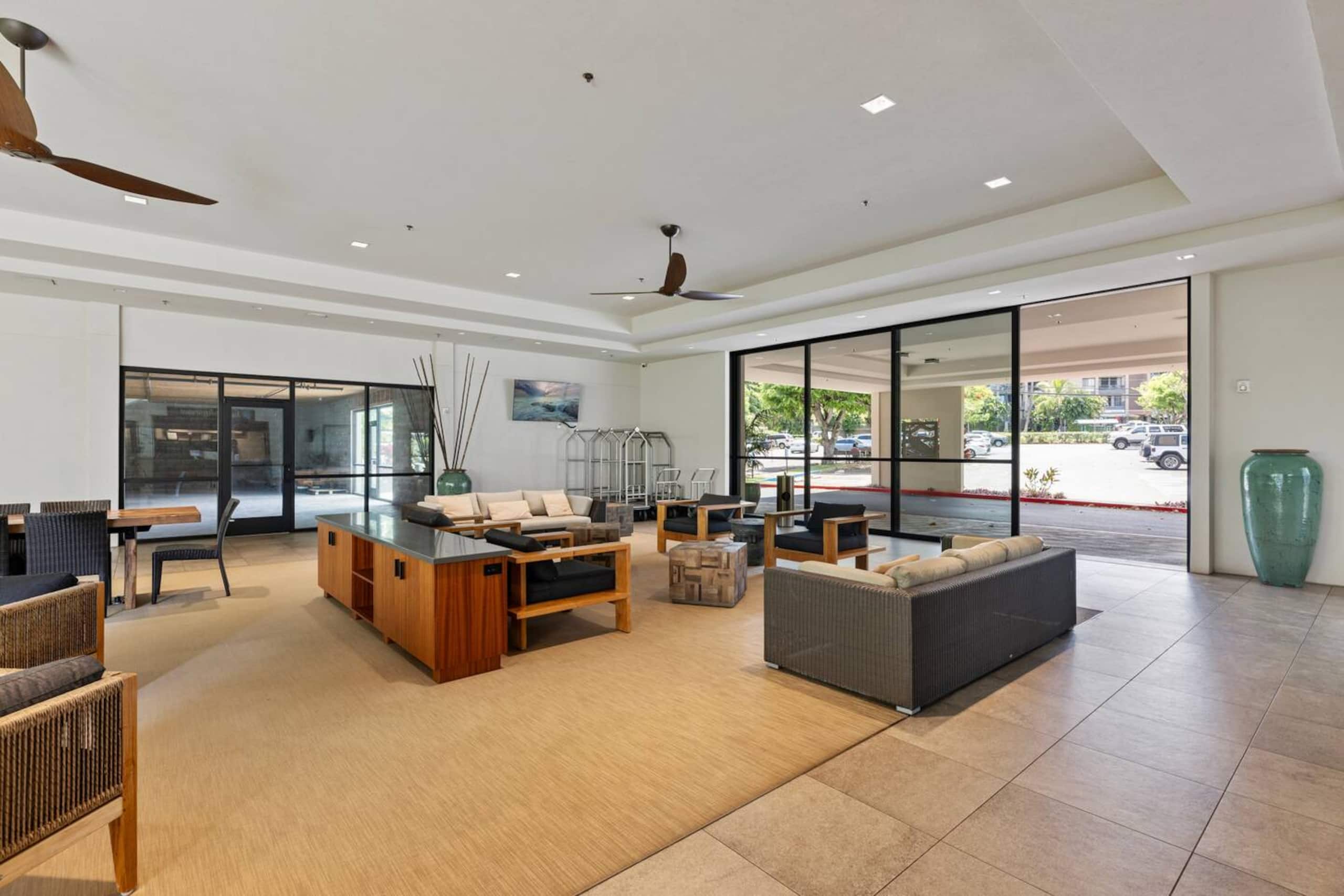 Condo in Lahaina · ★4.94 · 1 bedroom · 2 beds · 1 private bath - Image 58