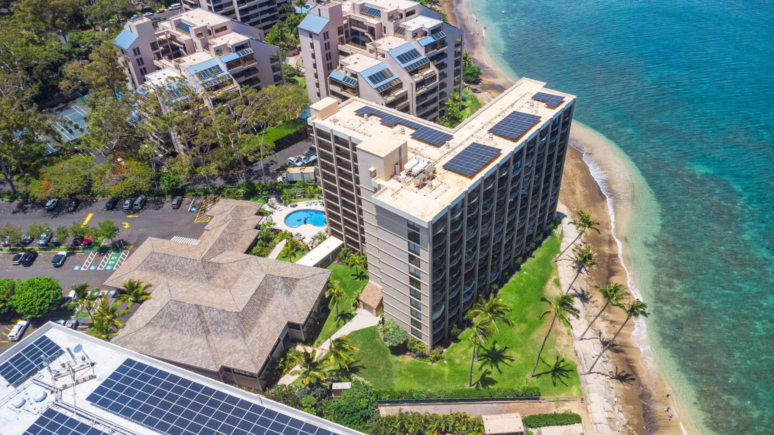 Condo in Lahaina · ★4.94 · 1 bedroom · 2 beds · 1 private bath - Image 33