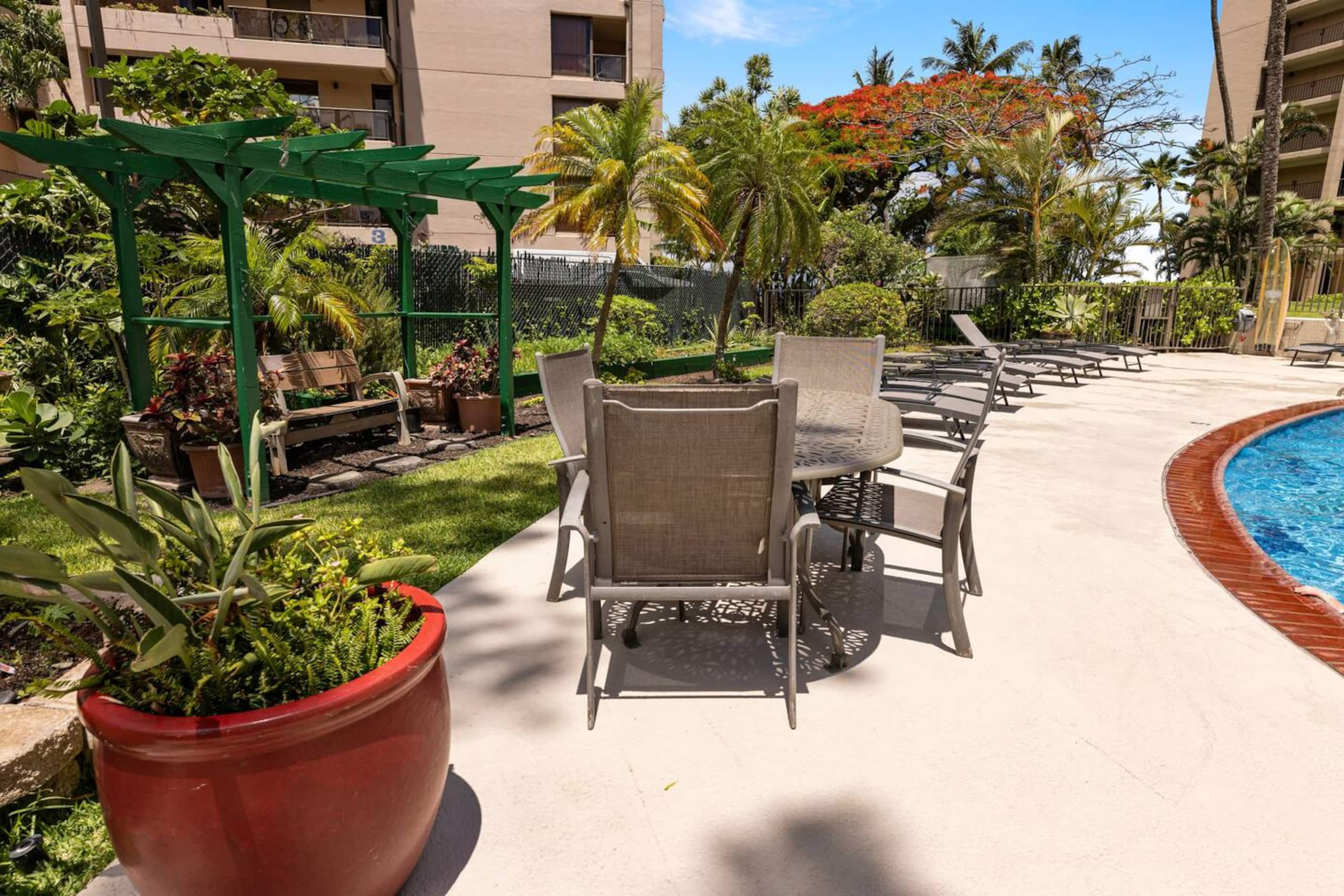 Condo in Lahaina · ★4.94 · 1 bedroom · 2 beds · 1 private bath - Image 46