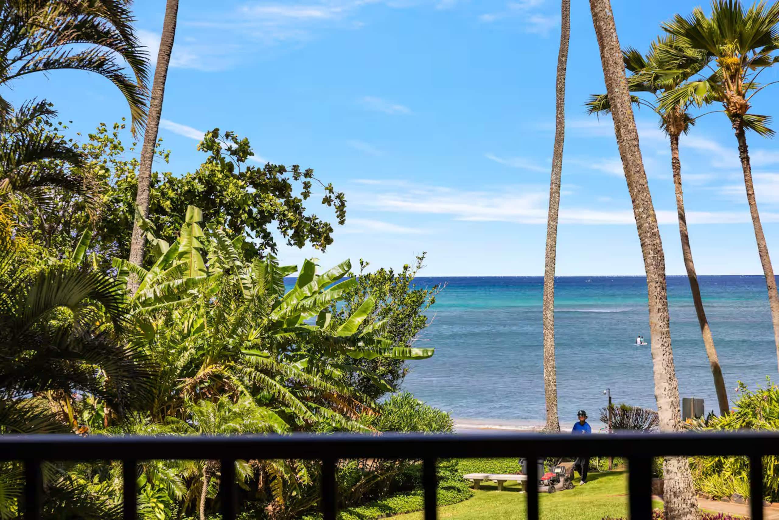 Condo in Lahaina · ★4.94 · 1 bedroom · 2 beds · 1 private bath - Image 48