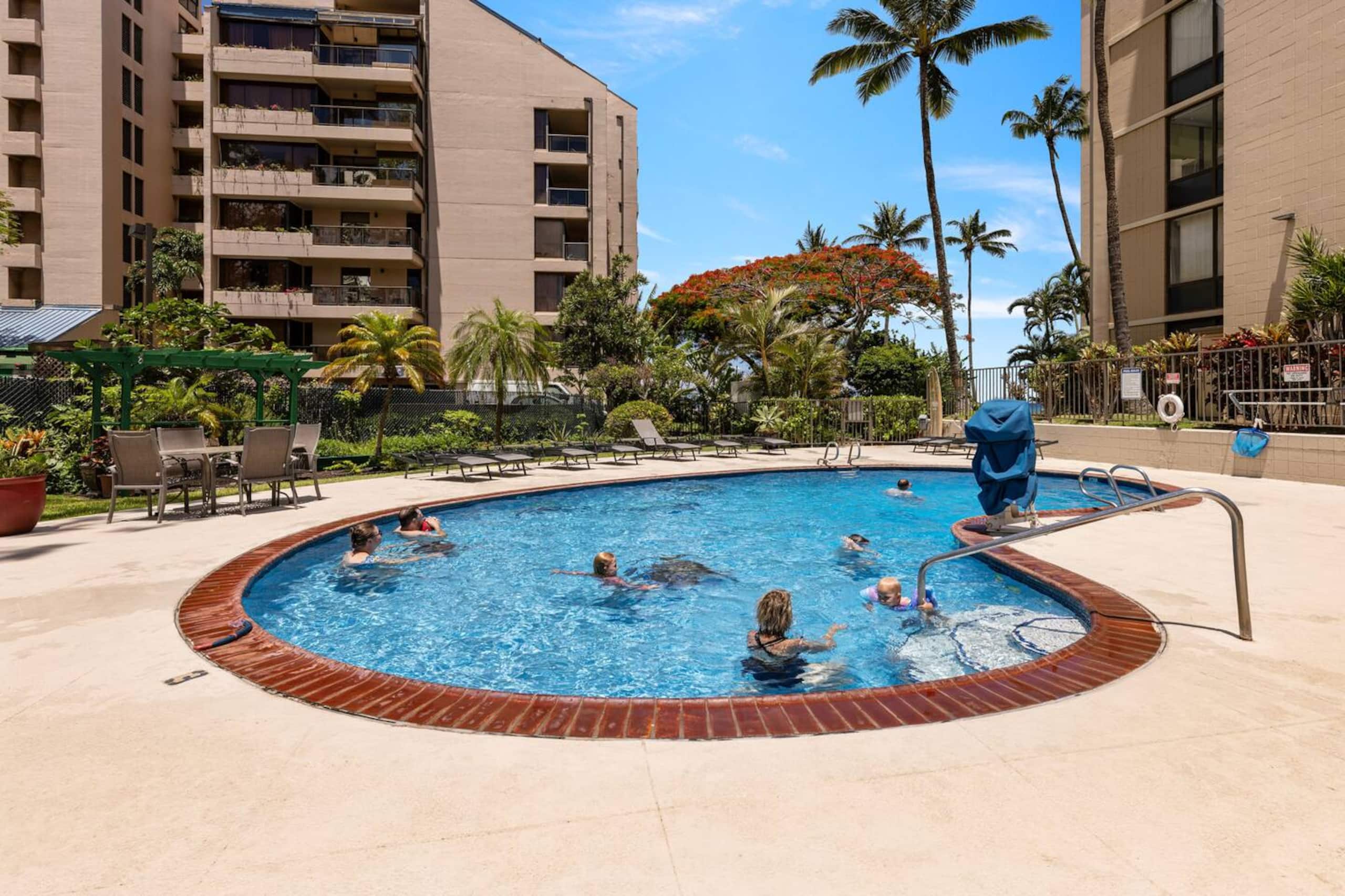 Condo in Lahaina · ★4.94 · 1 bedroom · 2 beds · 1 private bath - Image 44