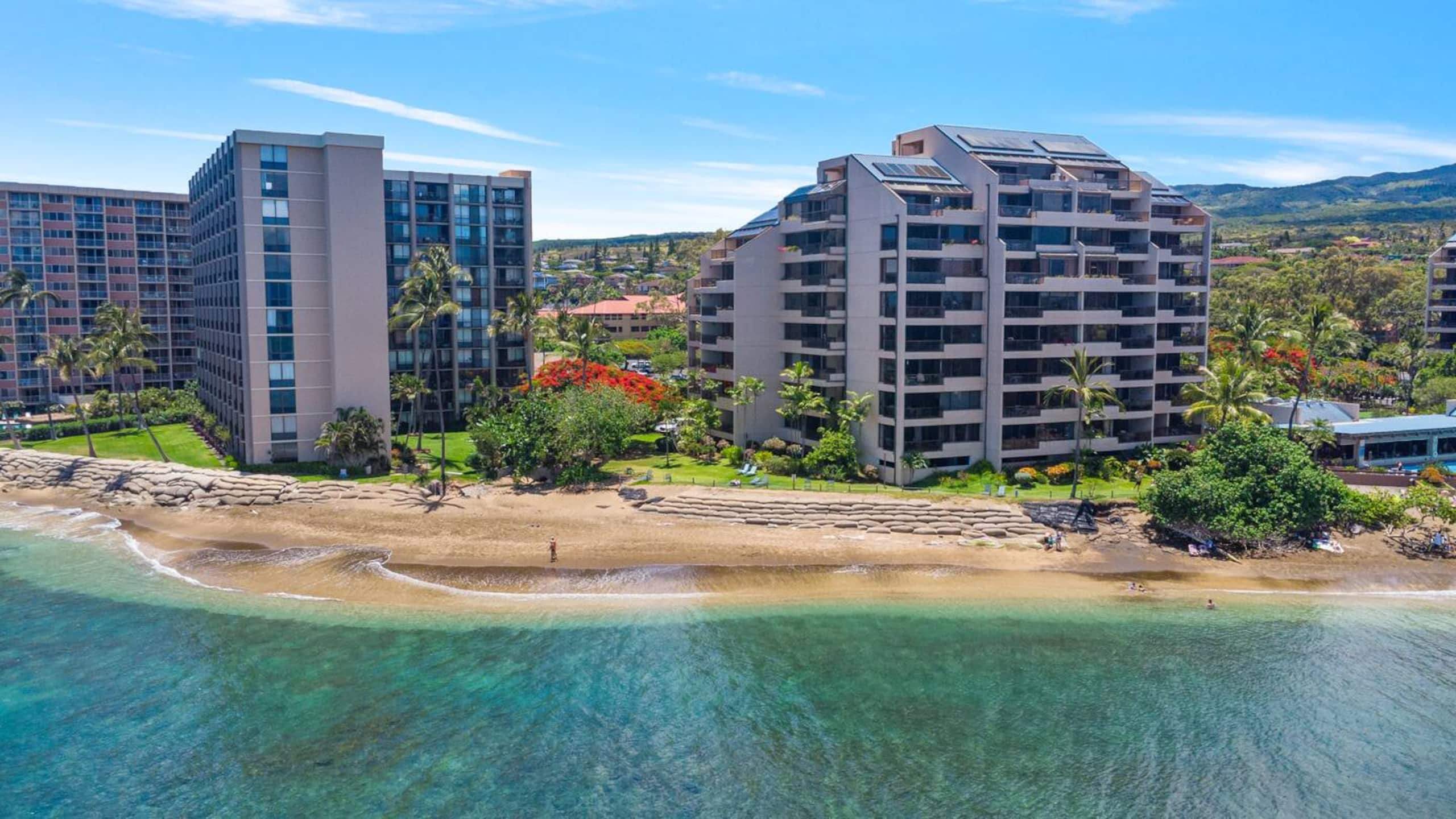 Condo in Lahaina · ★4.94 · 1 bedroom · 2 beds · 1 private bath - Image 34
