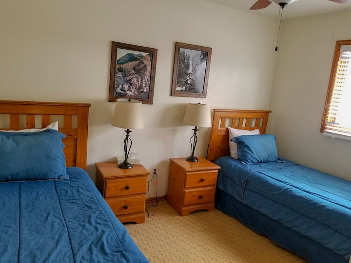 Condo C03 : chambre au 2e étage