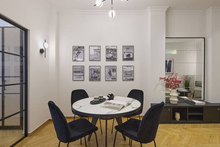 The Athenian Chic Elegant Residence in Kolonaki gallery image 4