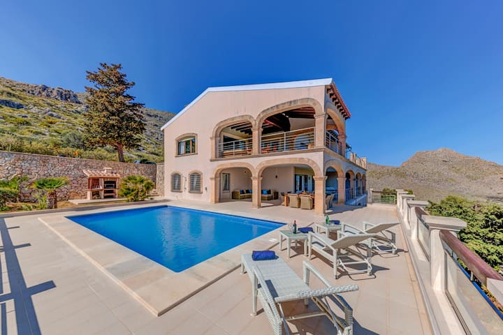 Villa Lux by Sealand Villas