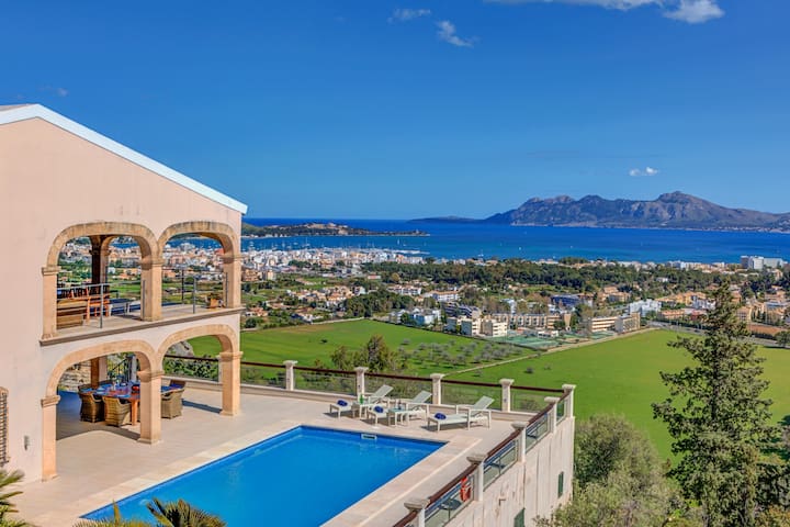 Villa Lux by Sealand Villas gallery image 2
