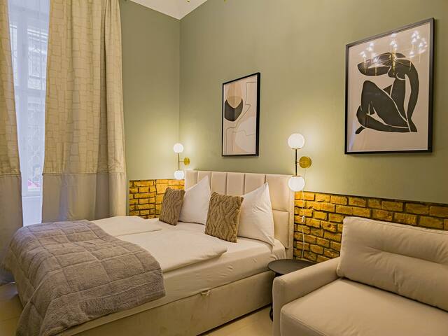 Magnificent Apartment with Sauna and Billiards gallery image 2