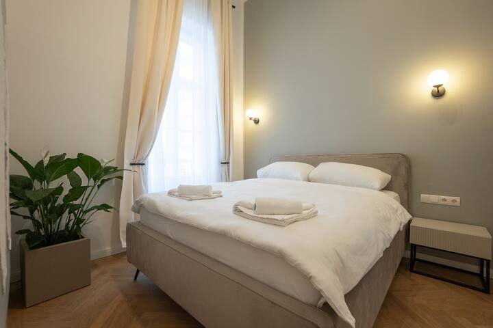 Stylish & Modern 90m² Flat in Prime Location gallery image 2