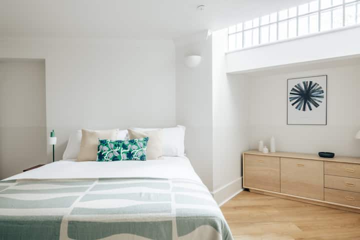 The Regency: 2bd Lg Apartment In Victoria - Mayfair - London