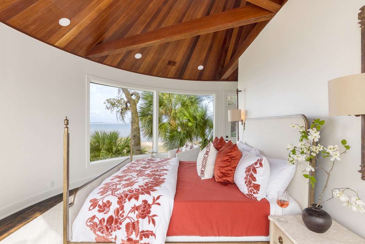 Master Bedroom Daufuskie View Suite