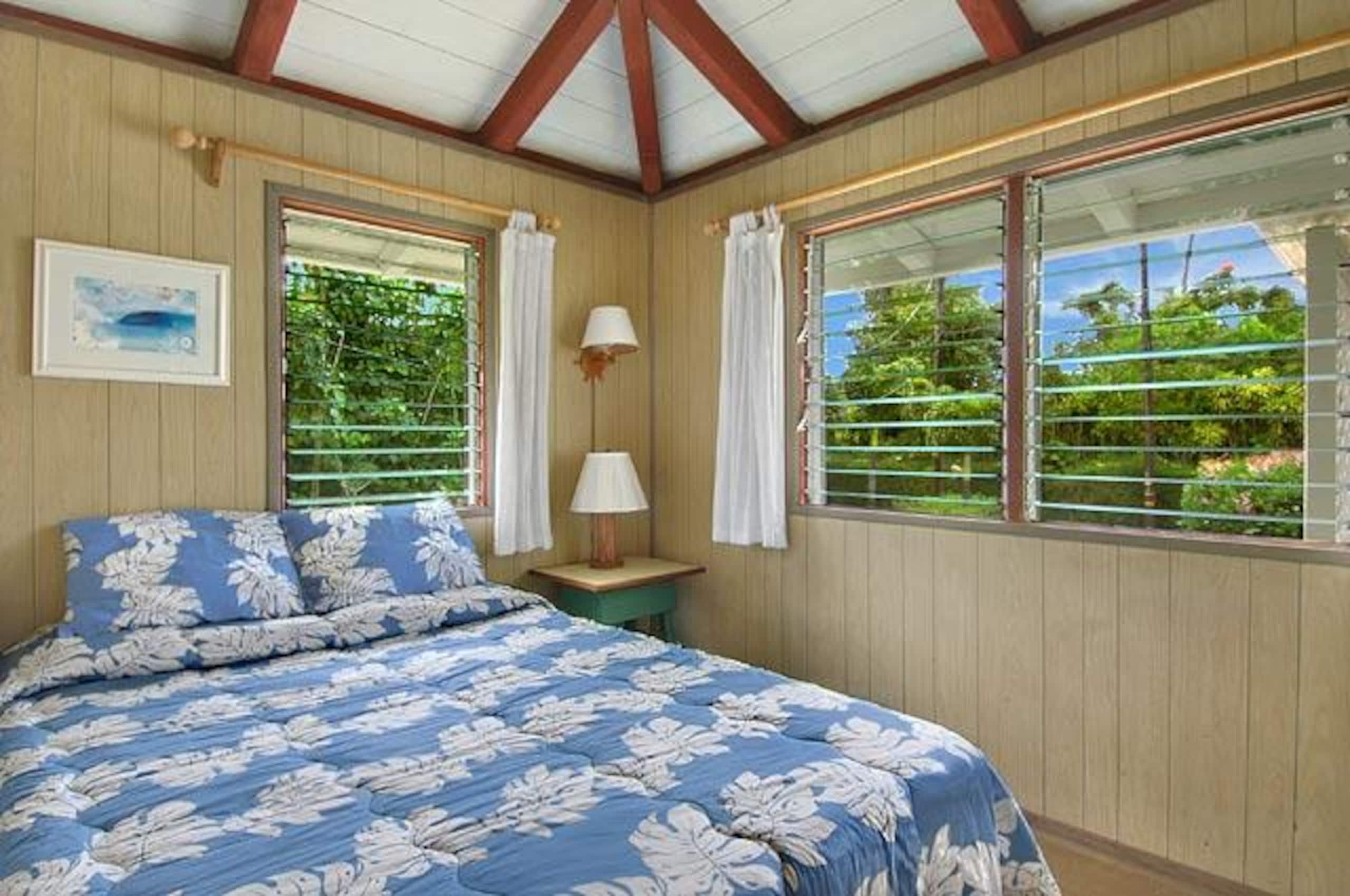 Cabin in Hanalei · ★4.8 · 2 bedrooms · 2 beds · 1 bath - Image 8
