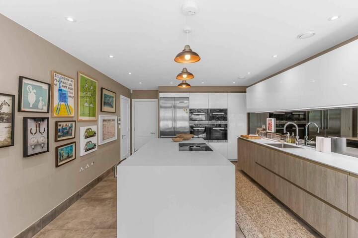 £3m Notting Hill Mews House gallery image 4