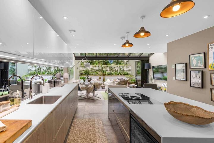 £3m Notting Hill Mews House gallery image 2