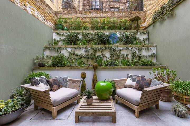 £3m Notting Hill Mews House gallery image 3