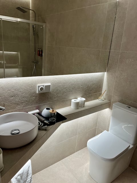 Popular Airbnb listing: Studio near the Palacio de Congresos B (Convention Center) in Benicalap
