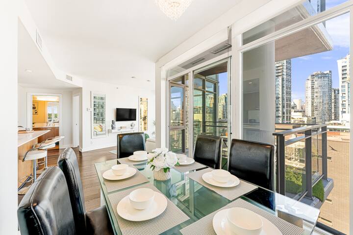 Luxury 2BR Retreat Wake Up to the Ocean’s Beauty! gallery image 5