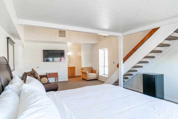 Road Creek Inn managed Airbnb listing 3