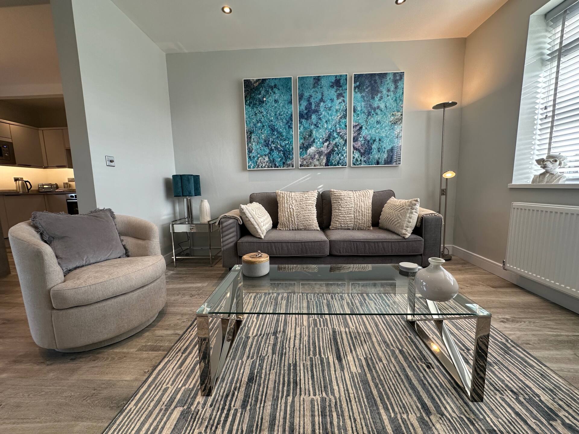 Stylish Home - Sleeps 4 & Free Parking