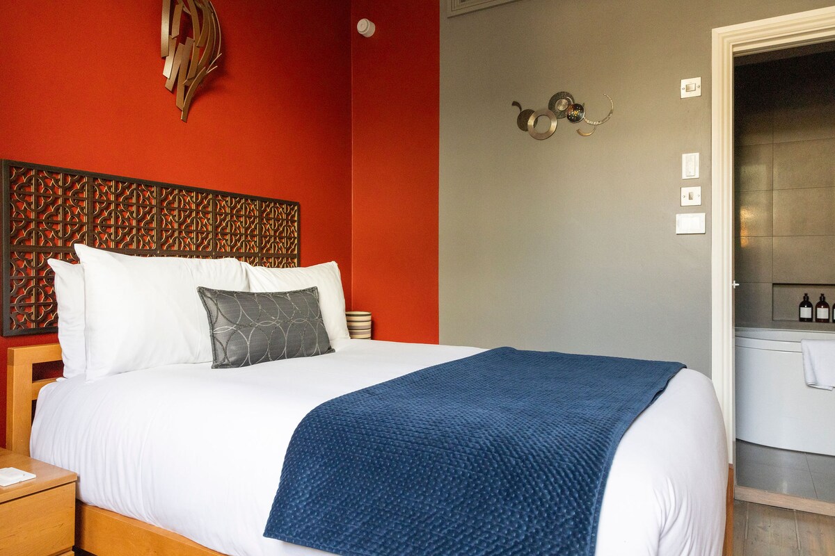 Chumba cha kwanza cha kulala, en chumba. 