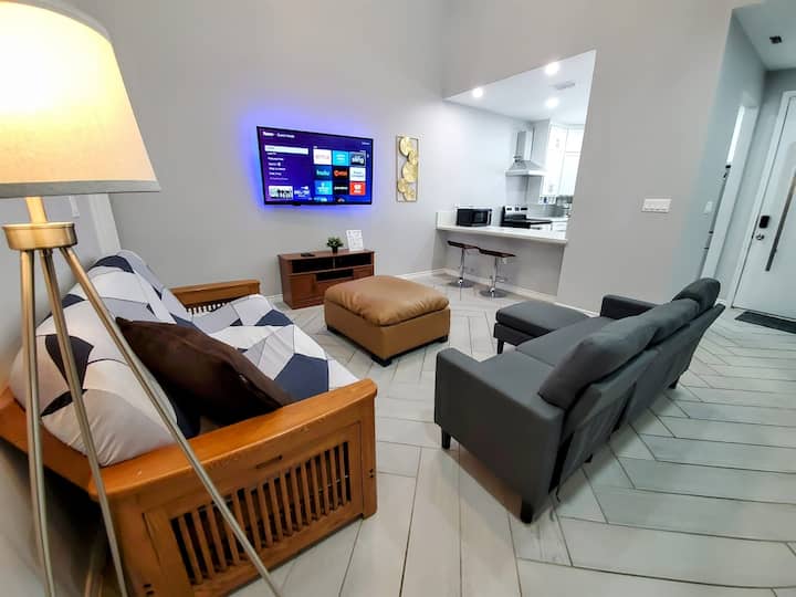 Miramar #2 - Modern & Spacious 3bd/3ba - Wifi - Brownsville, TX
