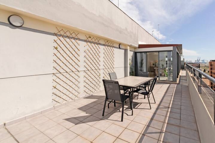 GuestReady – Luxury Duplex in Valência gallery image 2