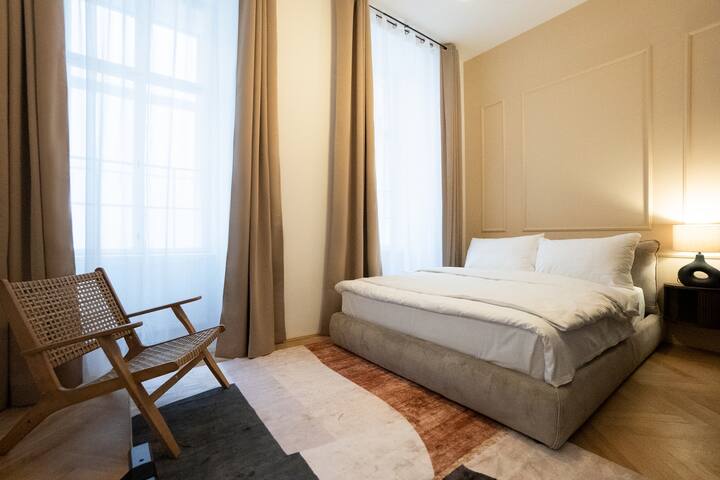 Elegant 2BR Apt near Parliament, Self 24h Check-in gallery image 4