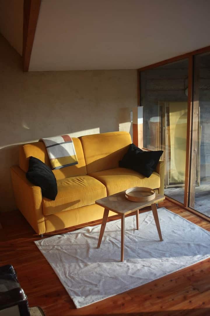 Les Cabanes Autour Du Tilleul, La Cabane Jaune - Oradour-sur-Glane