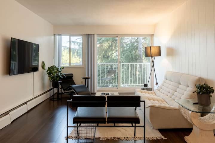 Cozy 1br Suite Near Main St | Parking + Workspace - Vancouver