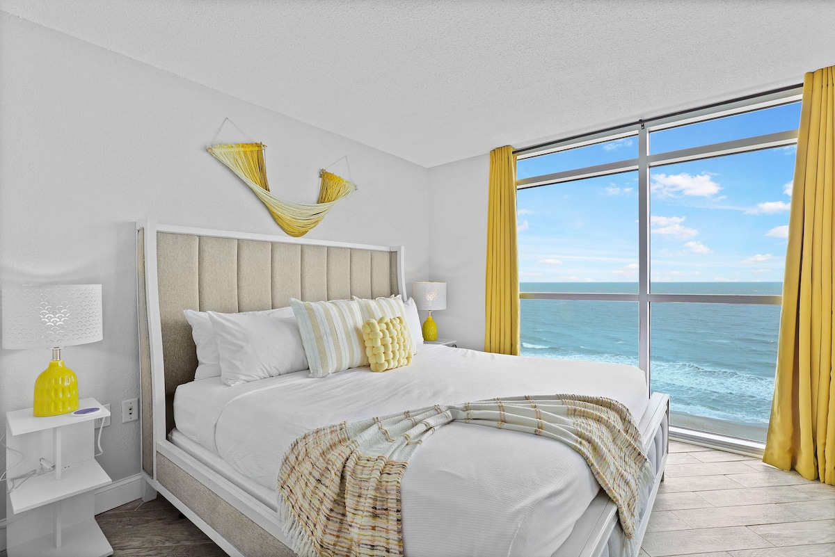Castillo Beach by Casanita - Lux Oceanfront 3BR Su - Condominiums