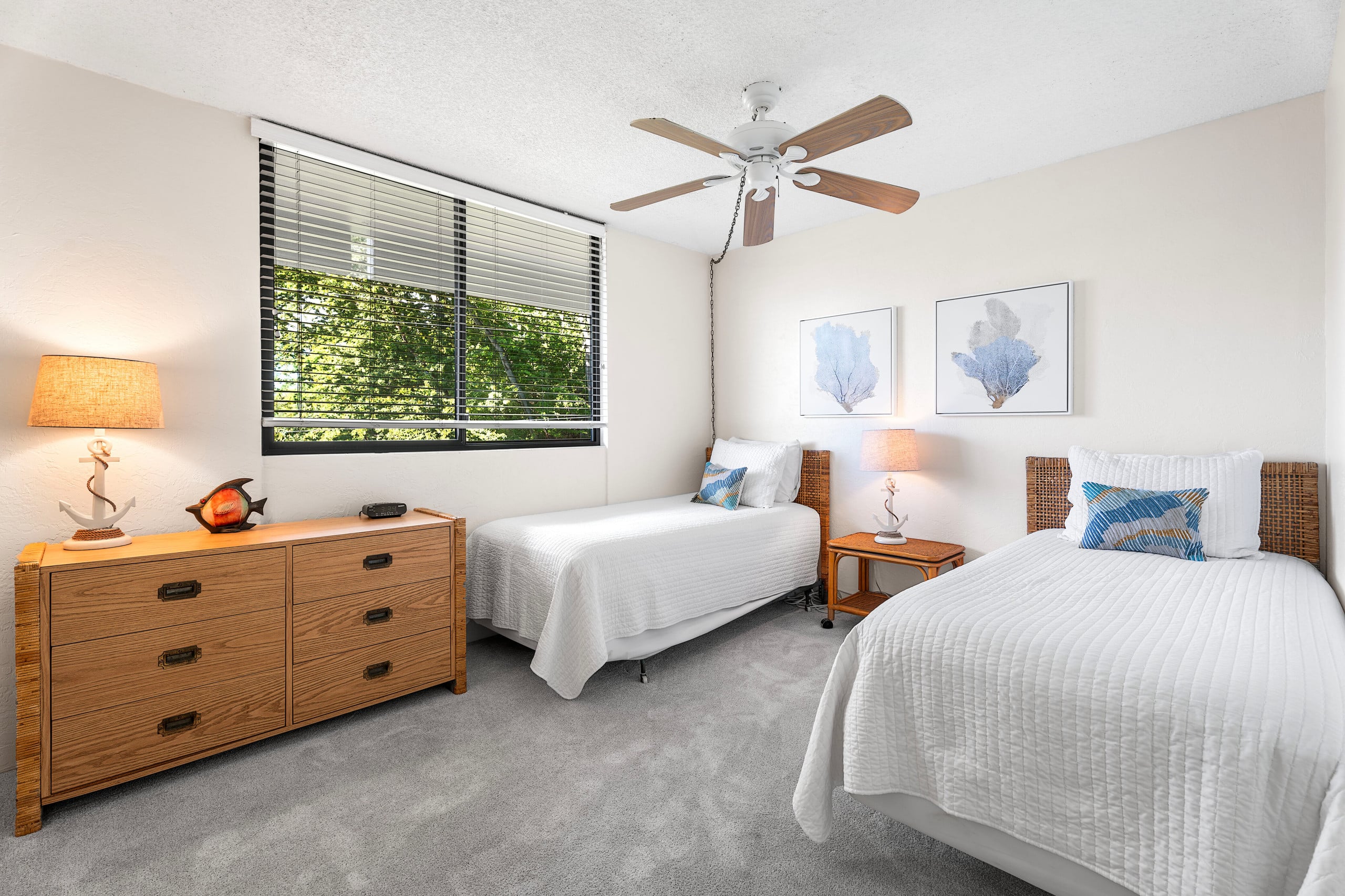 Condo in Kailua-Kona · ★4.33 · 2 bedrooms · 3 beds · 2 shared baths - Image 17