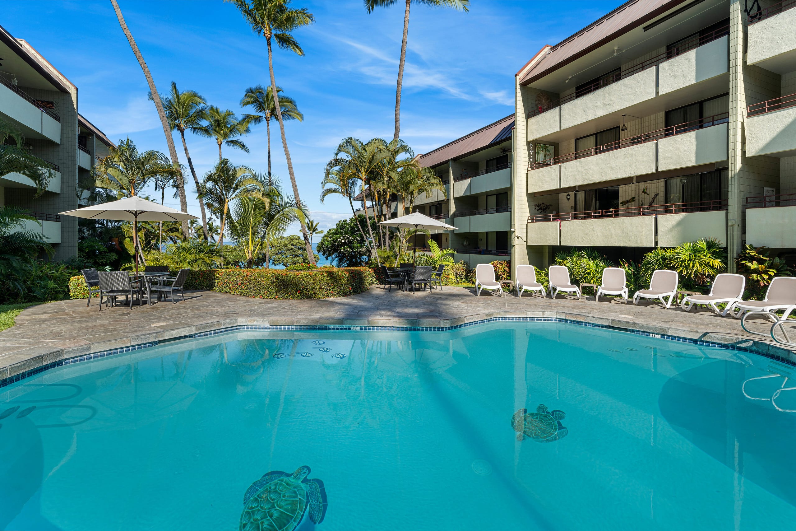 Condo in Kailua-Kona · ★4.33 · 2 bedrooms · 3 beds · 2 shared baths - Image 25