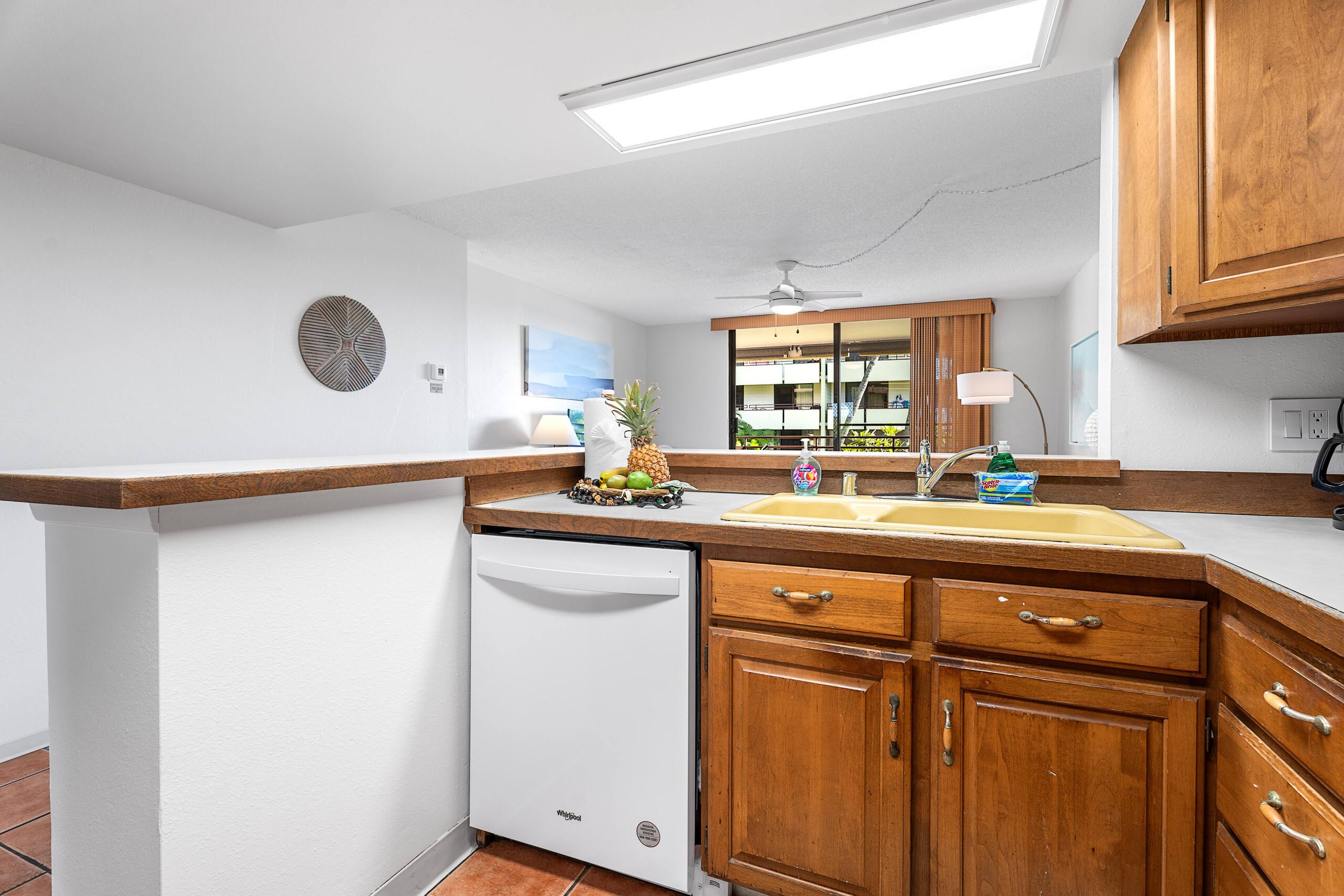 Condo in Kailua-Kona · ★4.33 · 2 bedrooms · 3 beds · 2 shared baths - Image 16