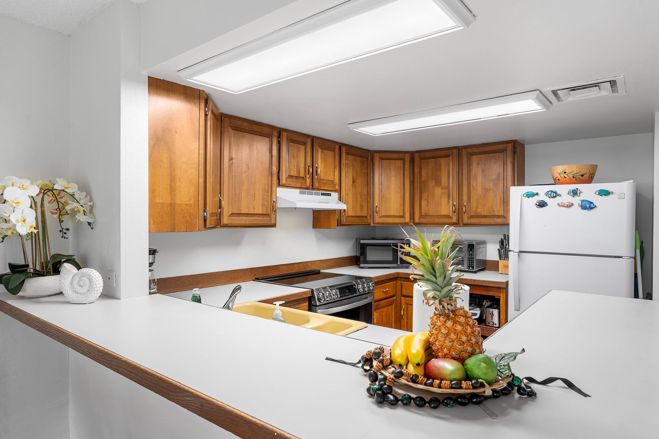 Condo in Kailua-Kona · ★4.33 · 2 bedrooms · 3 beds · 2 shared baths - Image 14