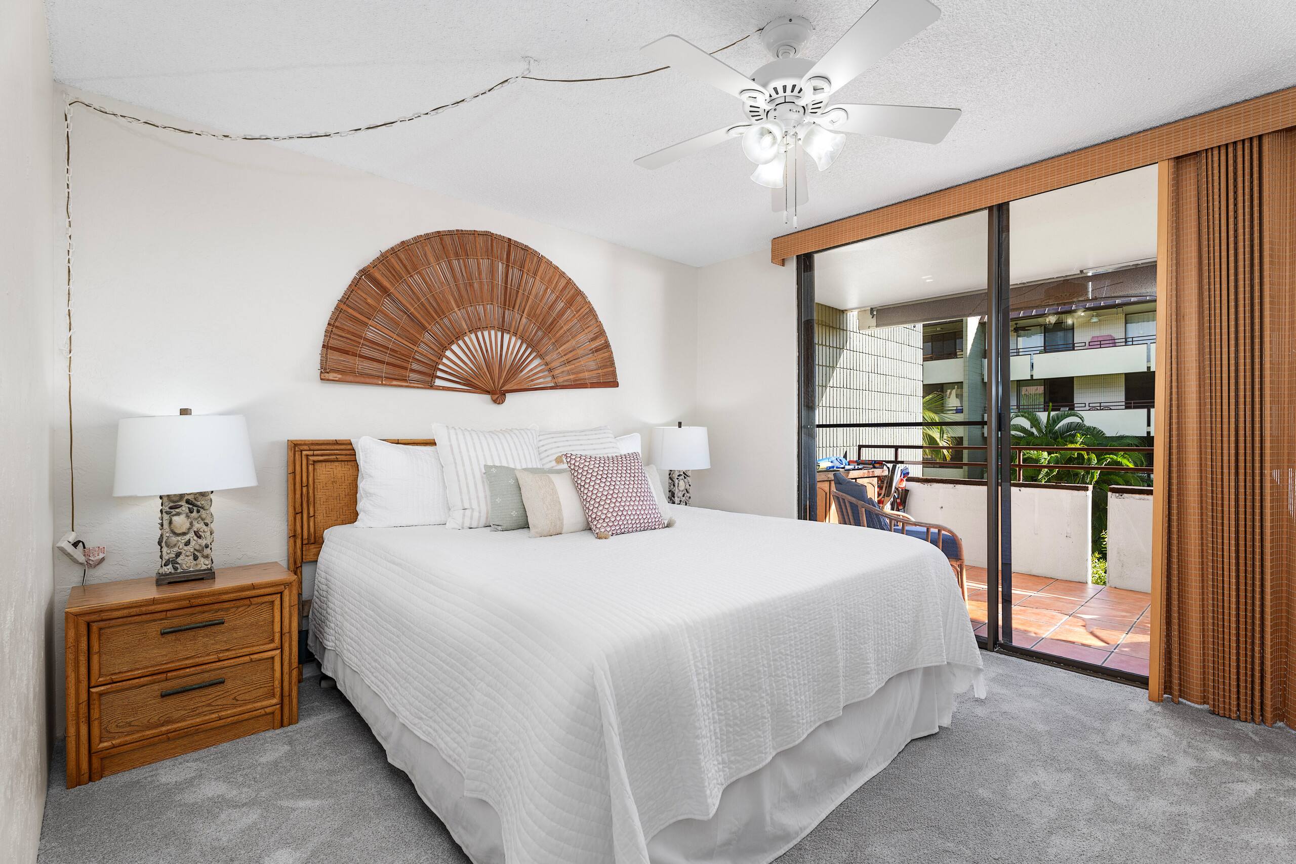 Condo in Kailua-Kona · ★4.33 · 2 bedrooms · 3 beds · 2 shared baths - Image 4