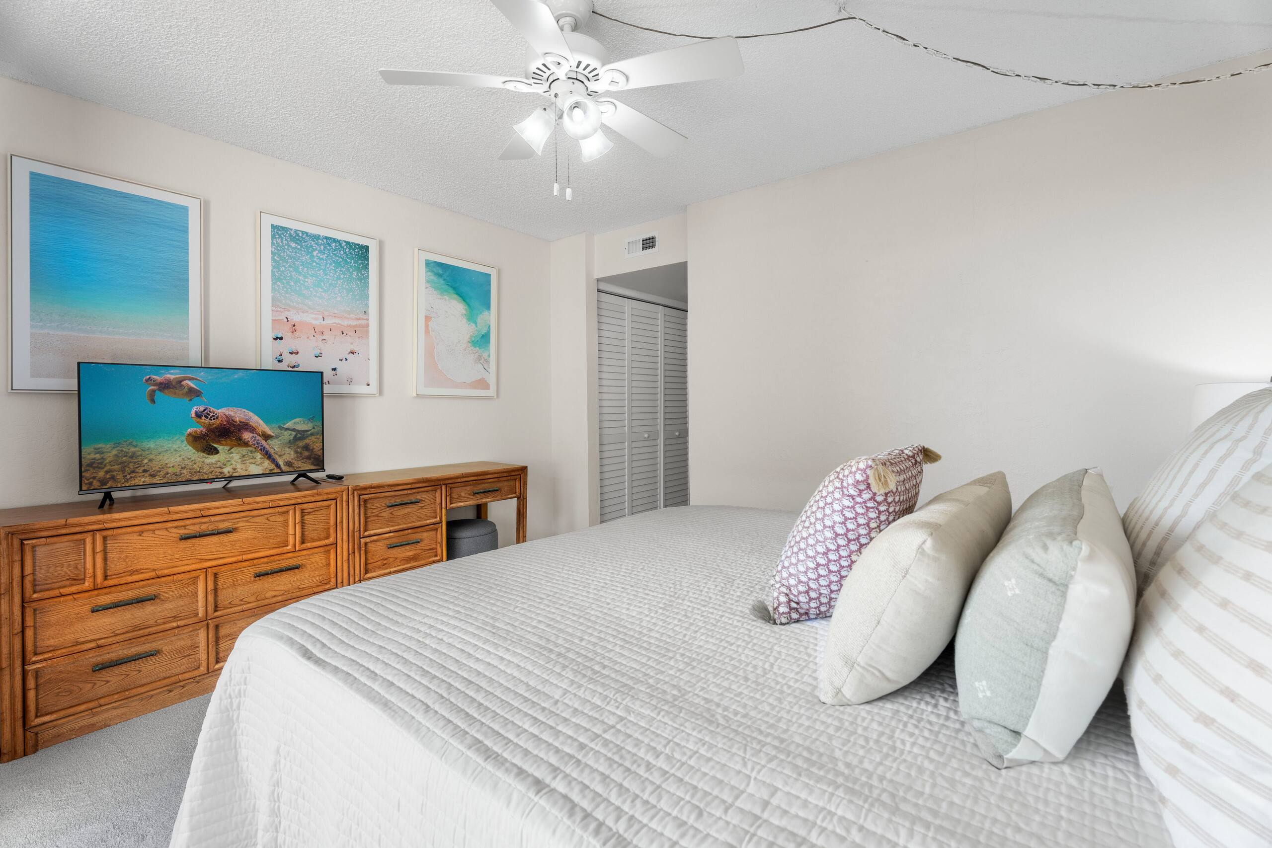 Condo in Kailua-Kona · ★4.33 · 2 bedrooms · 3 beds · 2 shared baths - Image 21