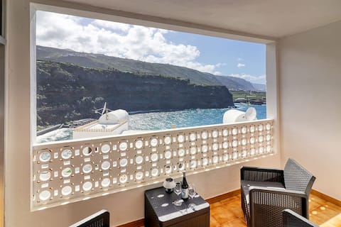 Oceanview Retreat / 50m to Beach + Sunset Terrace
