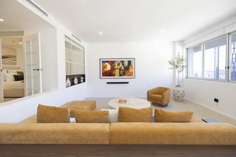 Top performing Airbnb: Brisbane City Two-Storey Penthouse | 3BR + Parking in Spring Hill