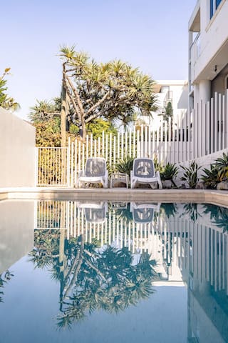 Hydra – 3 Bedrooms, Ocean views, Pool gallery image 5